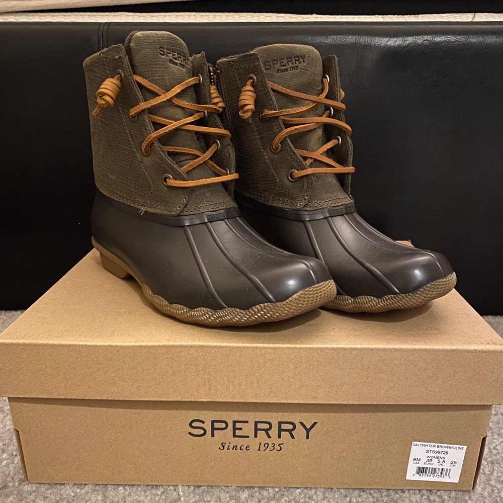 Women’s Sperry Saltwater Rain Boots {sz 8}